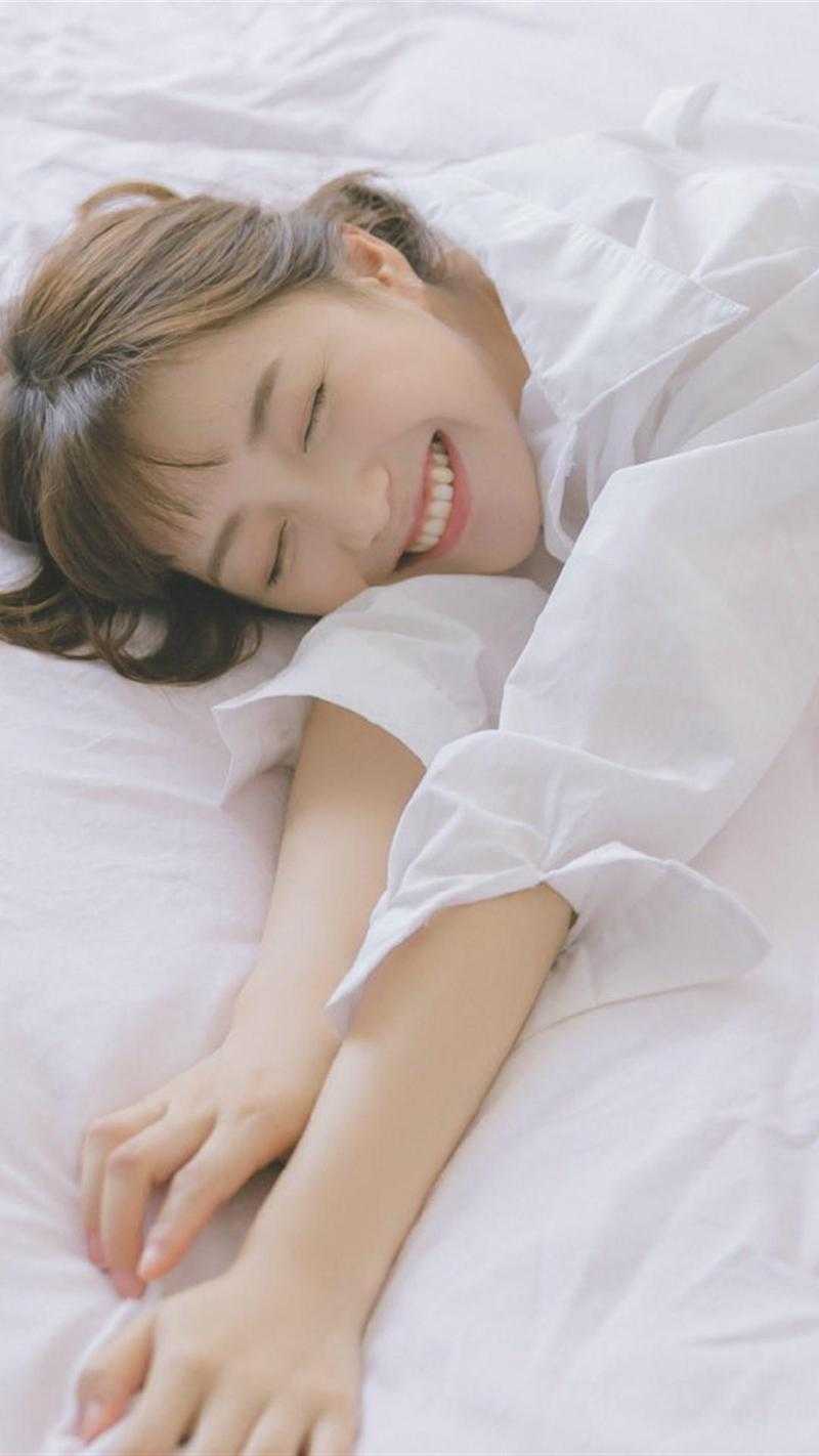 女友主张不婚不育，却为男助理生儿子结局+番外